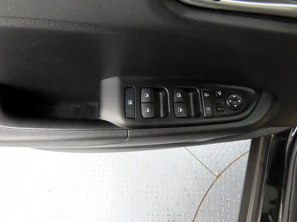 HYUNDAI Venue - Vista 12