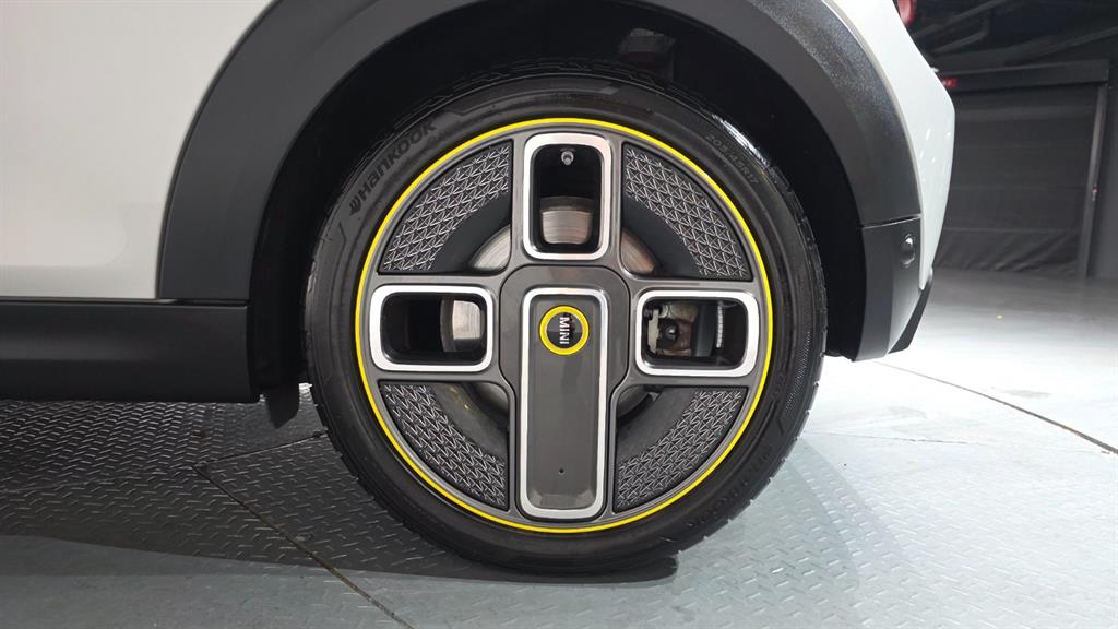 Mini Cooper Electric - Vista 5