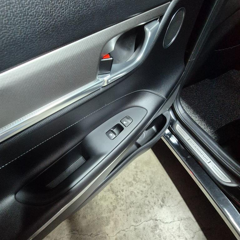 HYUNDAI Grandeur - Vista 12