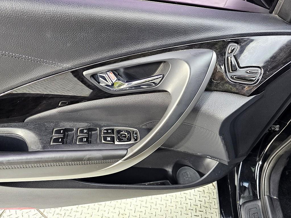 HYUNDAI Grandeur - Vista 11