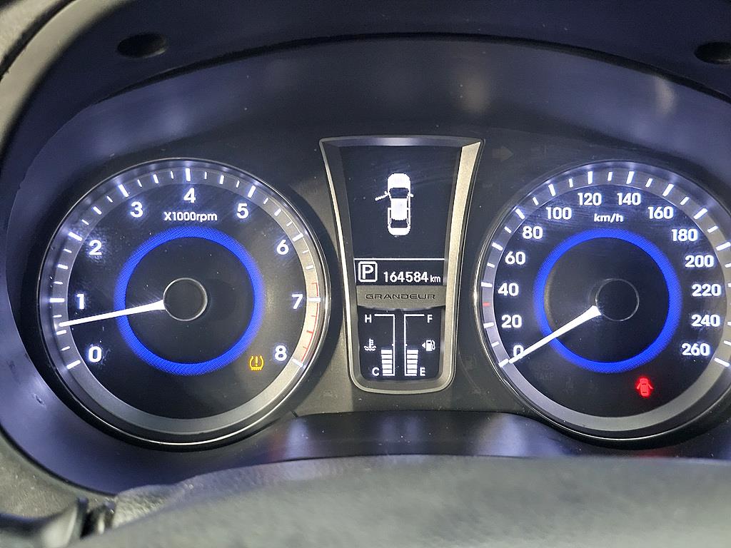 HYUNDAI Grandeur - Vista 7