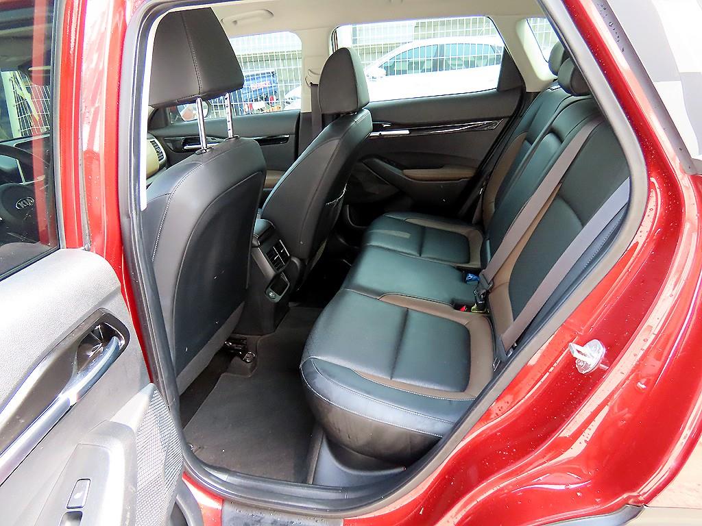 KIA Seltos - Vista 6