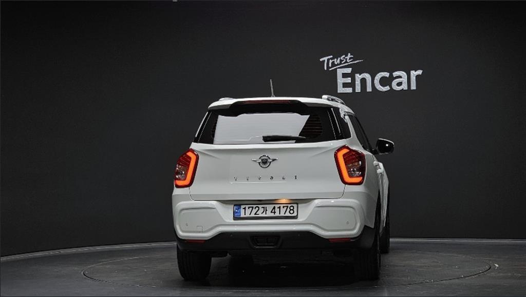 Ssangyong Tivoli - Vista 4