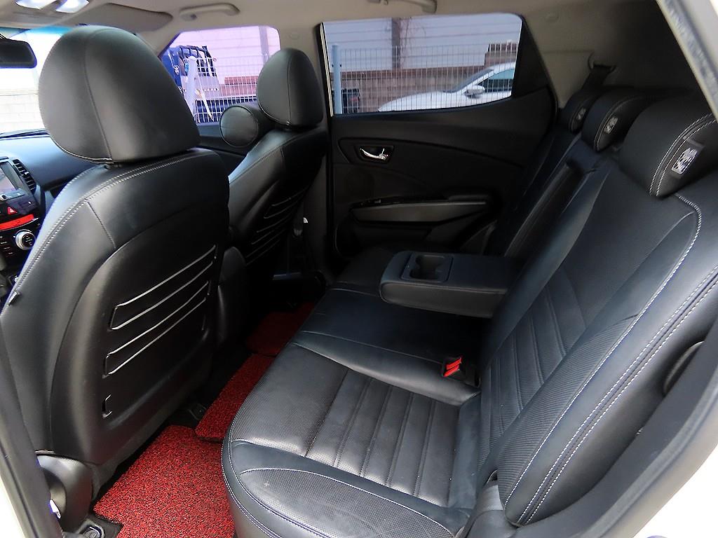 Ssangyong Tivoli - Vista 6