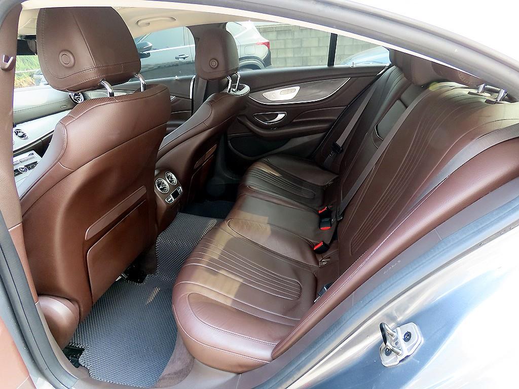 Mercedes Benz CLS Class - Vista 6