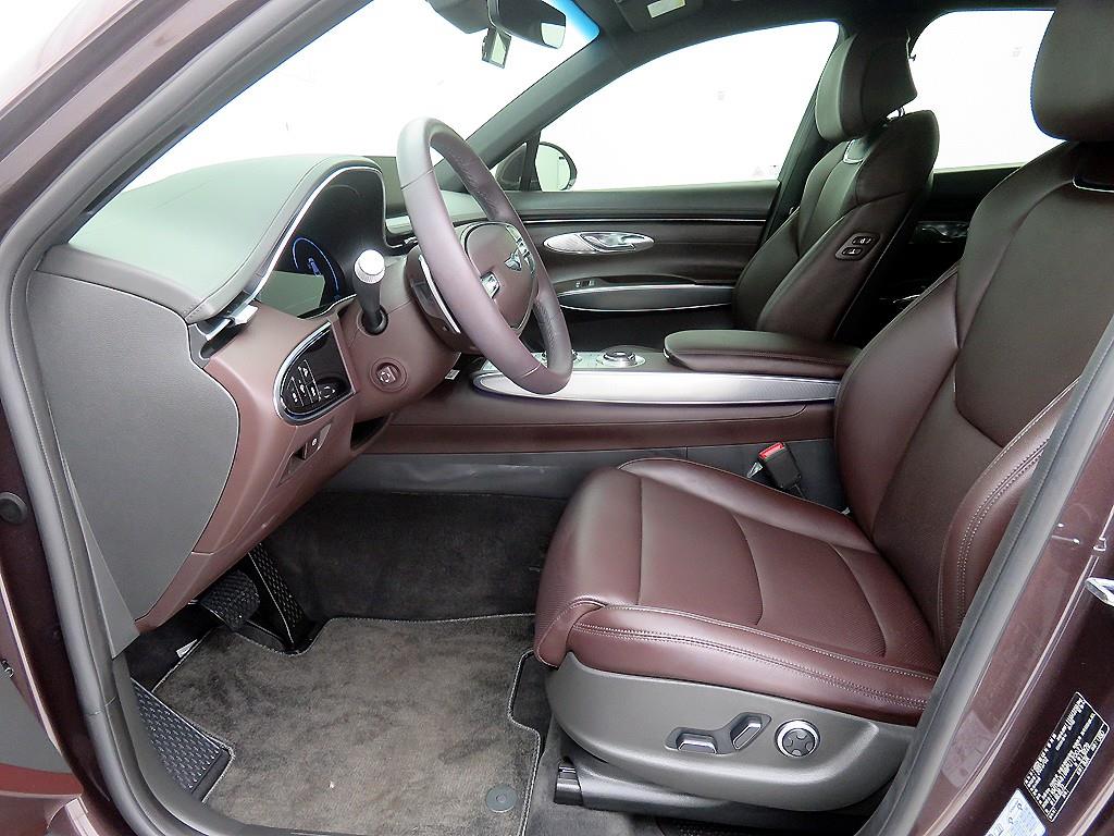 Genesis GV70 - Vista 7