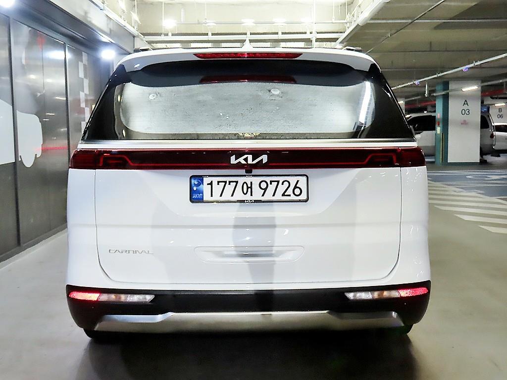 KIA Carnival - Vista 5