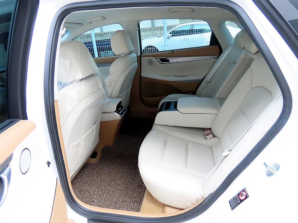 HYUNDAI Grandeur - Vista 6