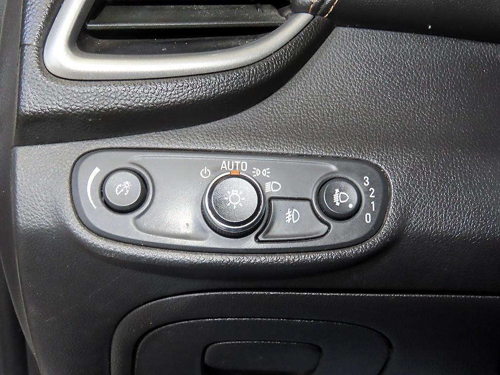 Chevrolet Trax 2019 Blanco - Importación desde Corea - HF Imports Iquique - Foto 14