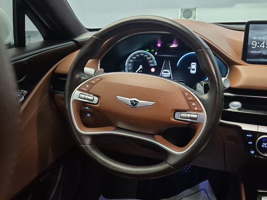 Genesis G80 - Vista 10