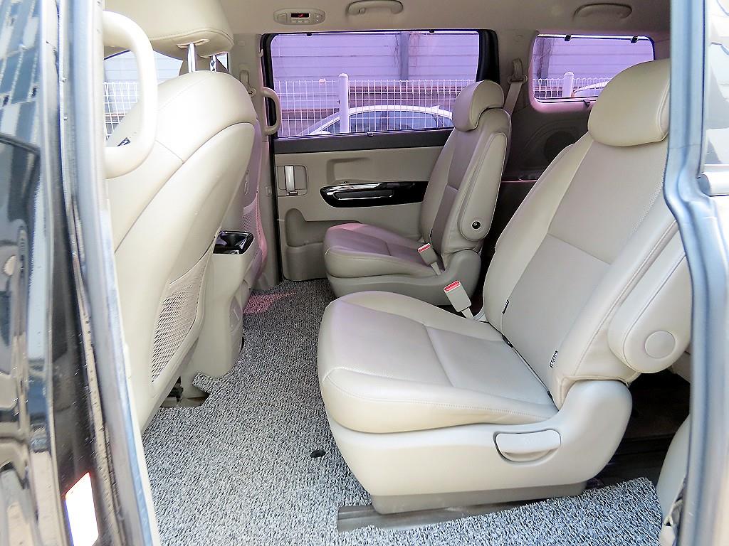 KIA Carnival - Vista 6