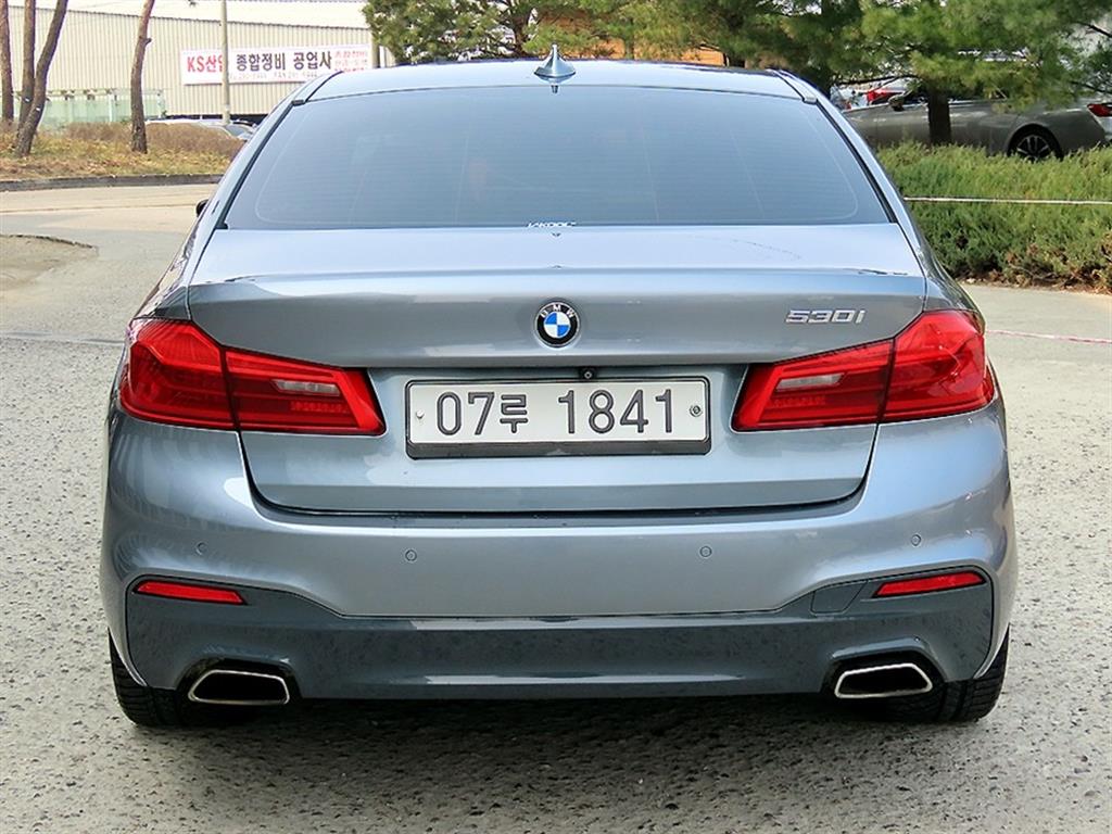 BMW 5 Series - Vista 4