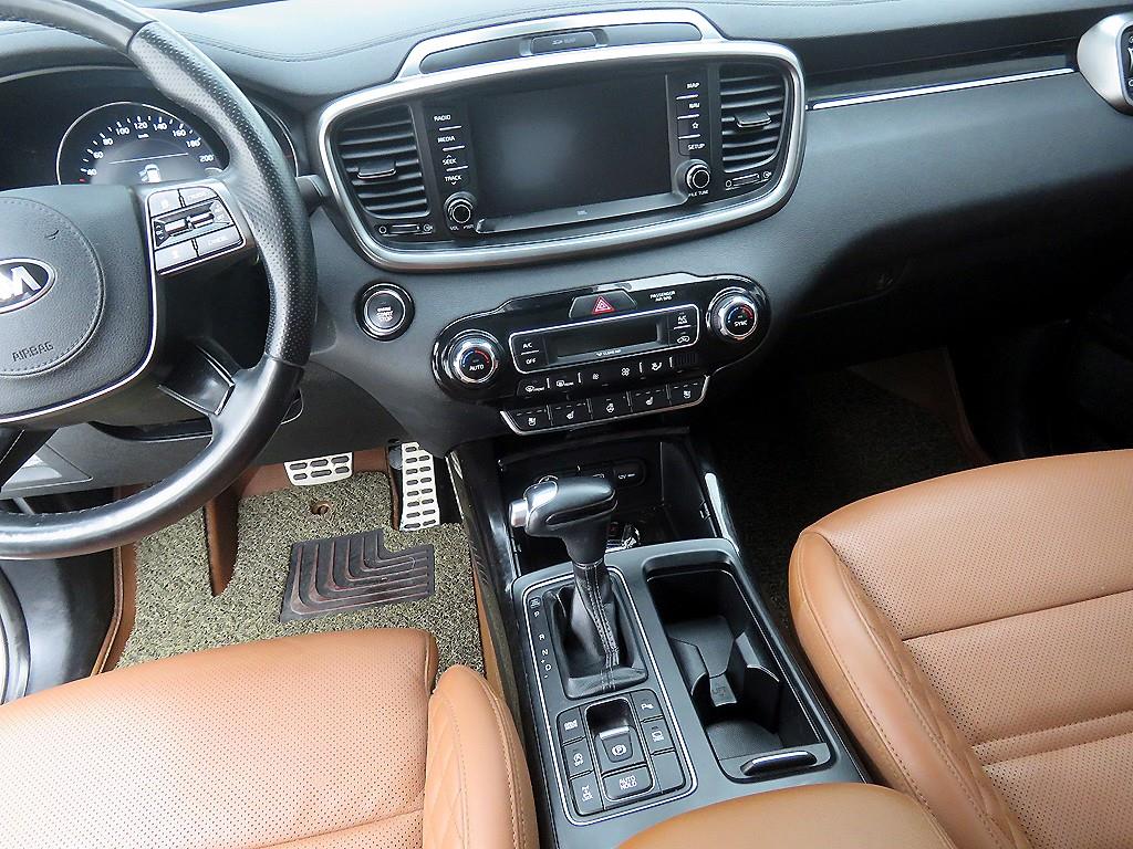 KIA Sorento - Vista 11