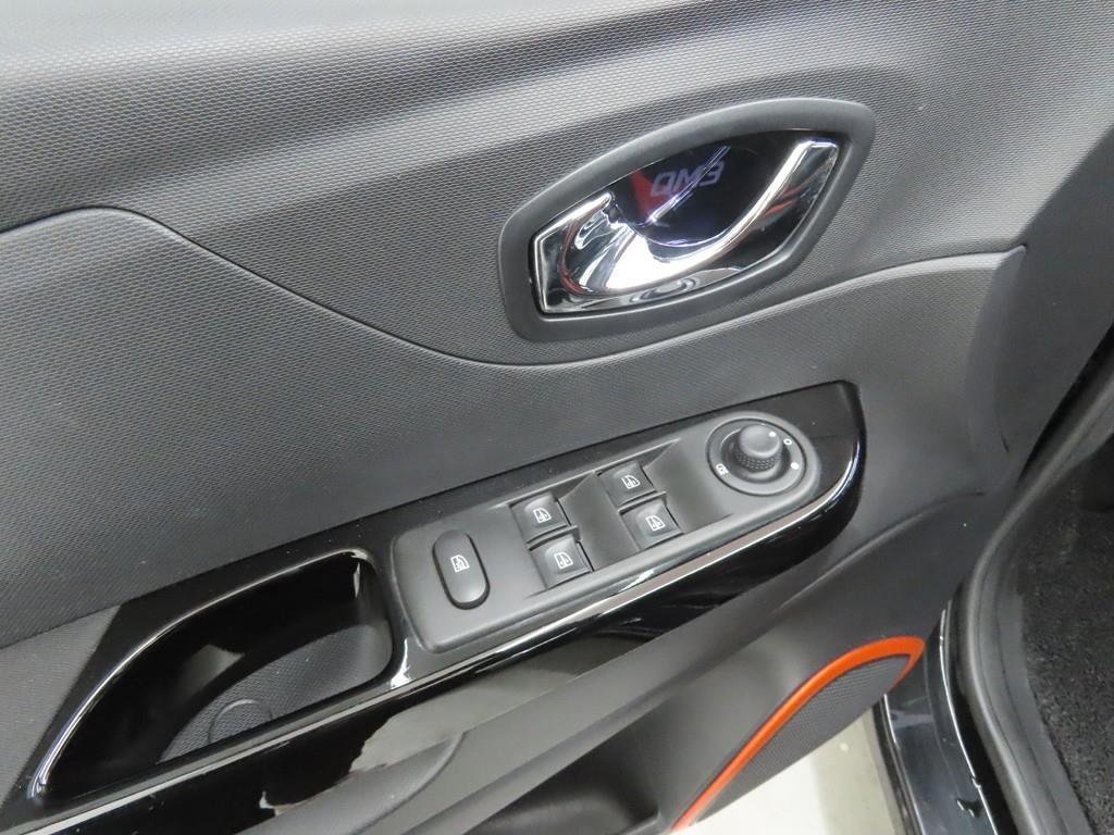 SAMSUNG QM3 - Vista 9