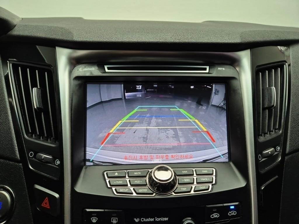 HYUNDAI Sonata - Vista 12