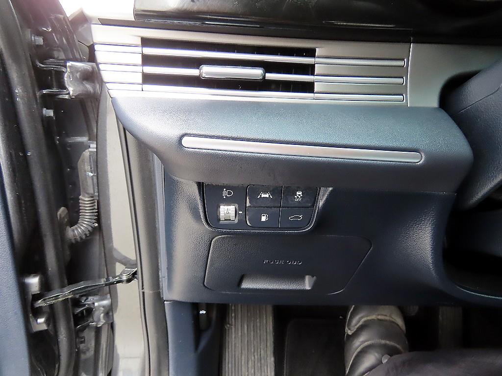 HYUNDAI Grandeur - Vista 12