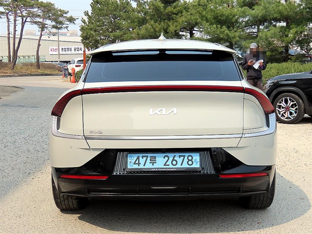 KIA EV6 - Vista 4