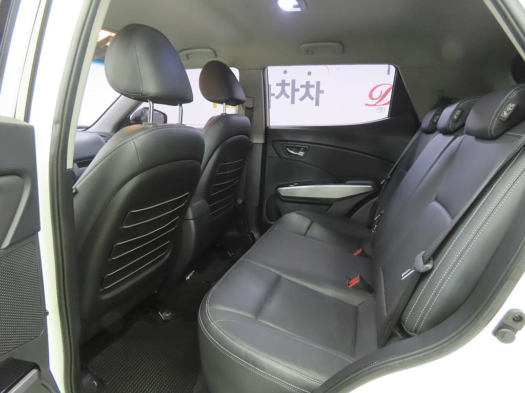 Ssangyong Tivoli - Vista 6