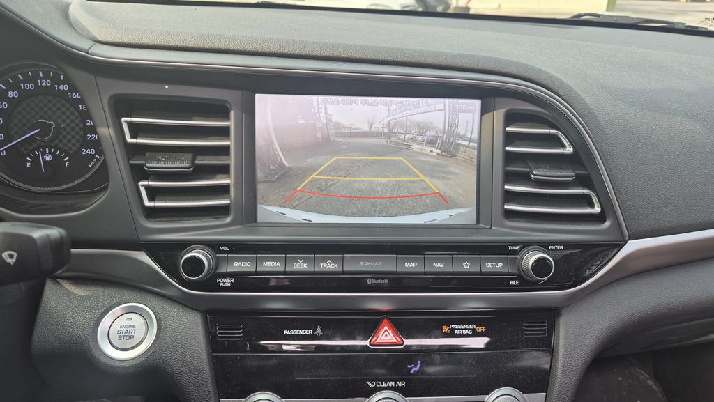 HYUNDAI Avante - Vista 11