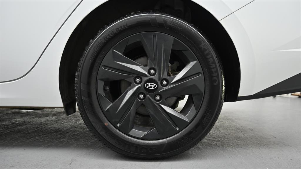 HYUNDAI Avante - Vista 5