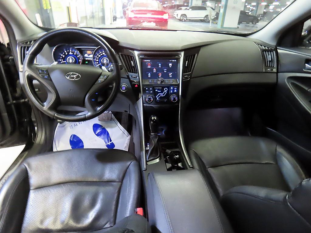 HYUNDAI Sonata - Vista 10