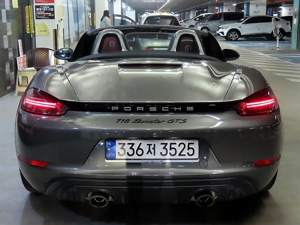 Porsche 718 - Vista 10