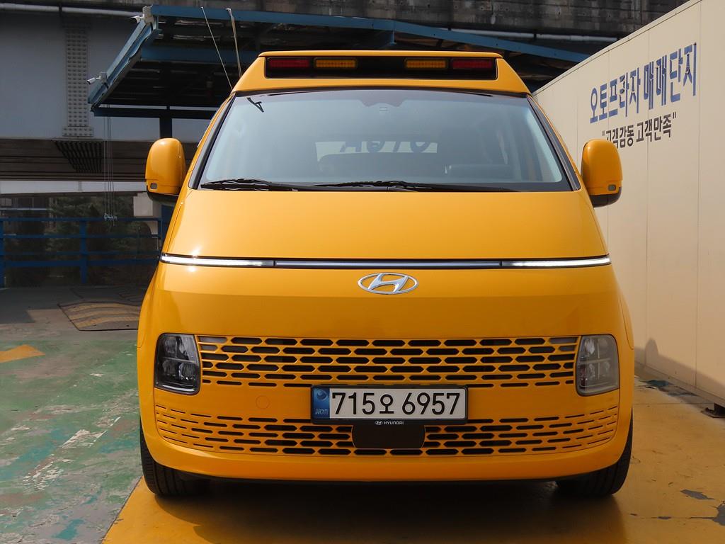 HYUNDAI Staria - Vista 2