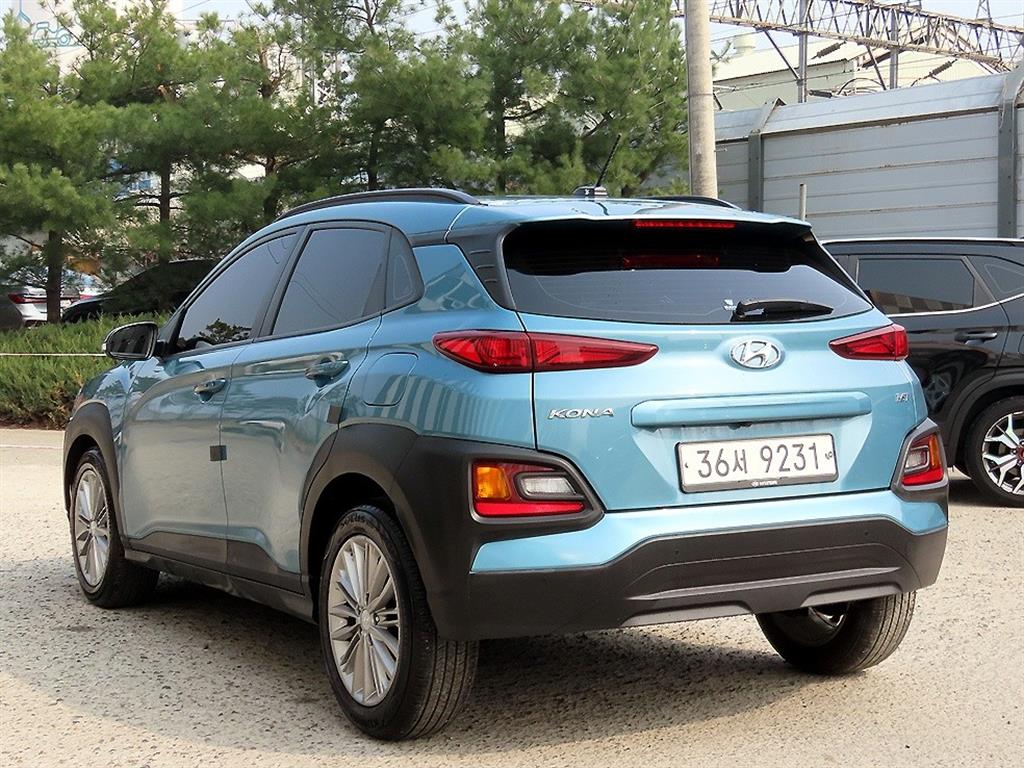 HYUNDAI Kona - Vista 3