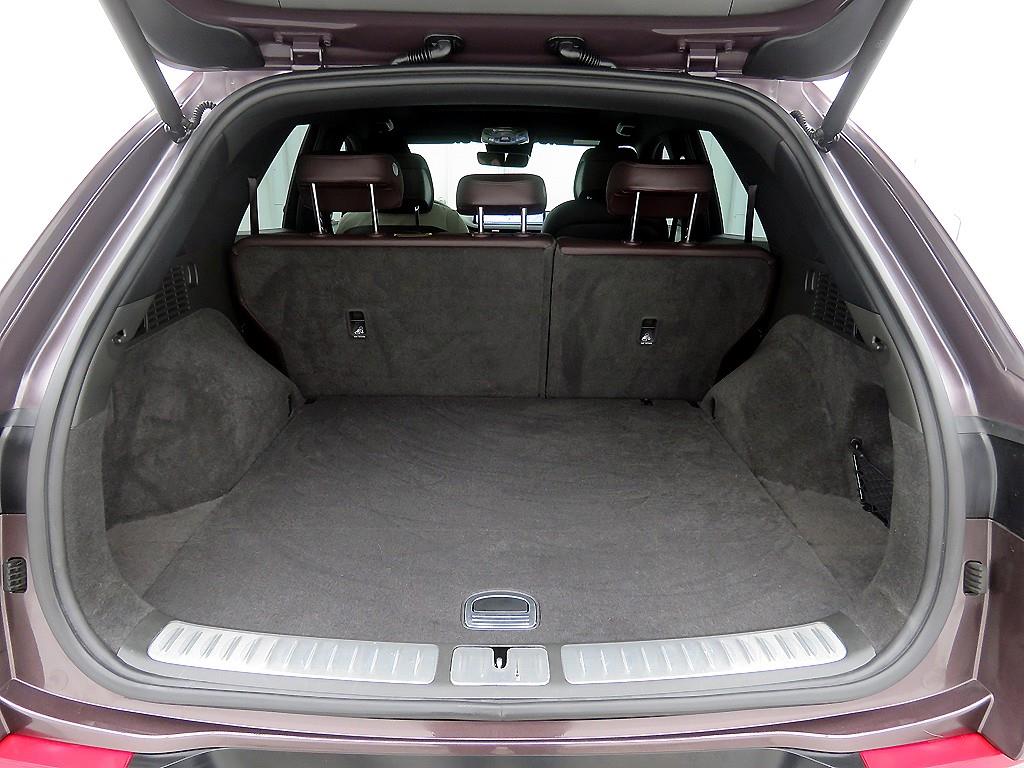 Genesis GV70 - Vista 5