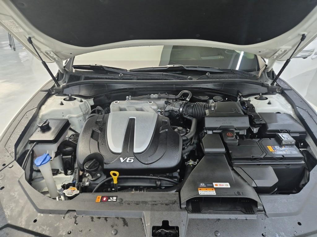 HYUNDAI Grandeur - Vista 5