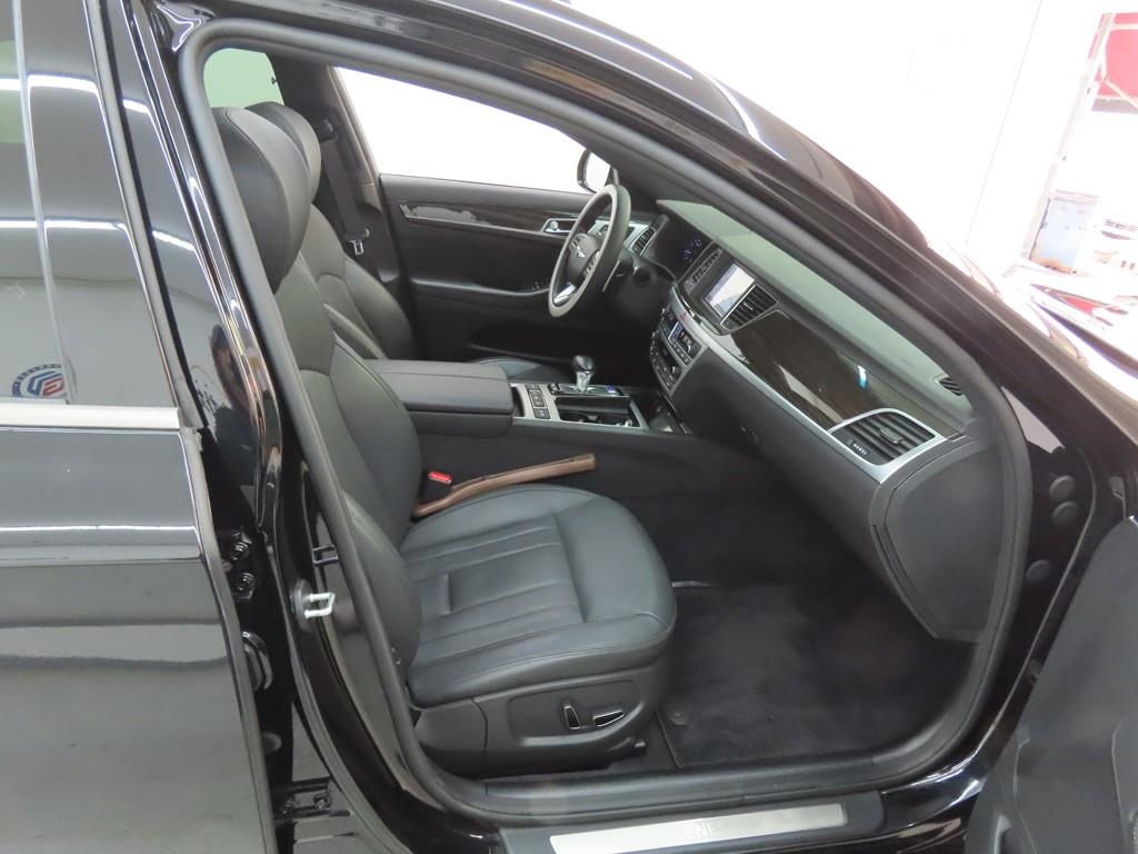 Genesis G80 - Vista 8