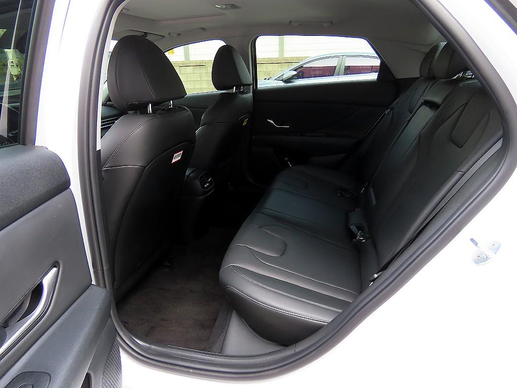 HYUNDAI Avante - Vista 6