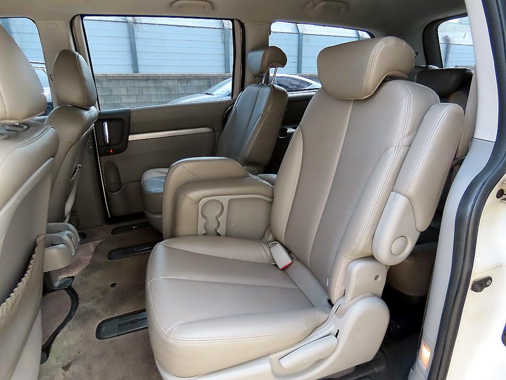 KIA Carnival - Vista 6