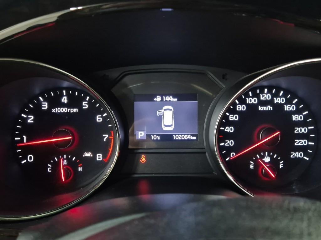 KIA Carnival - Vista 6