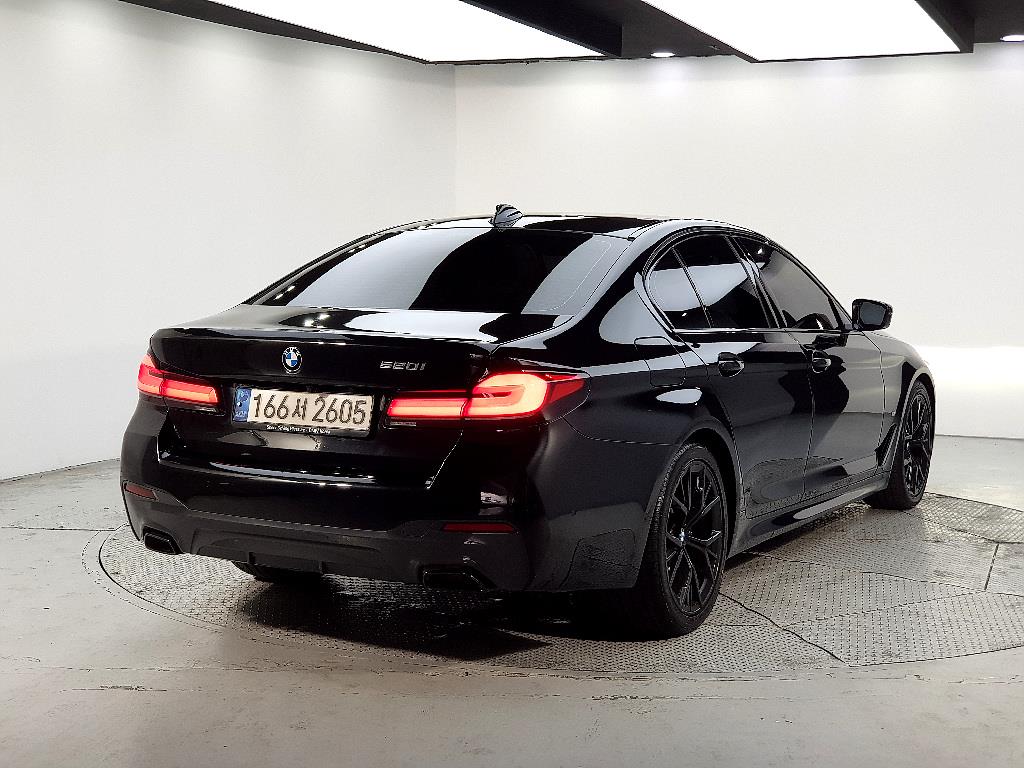 BMW 5 Series - Vista 4