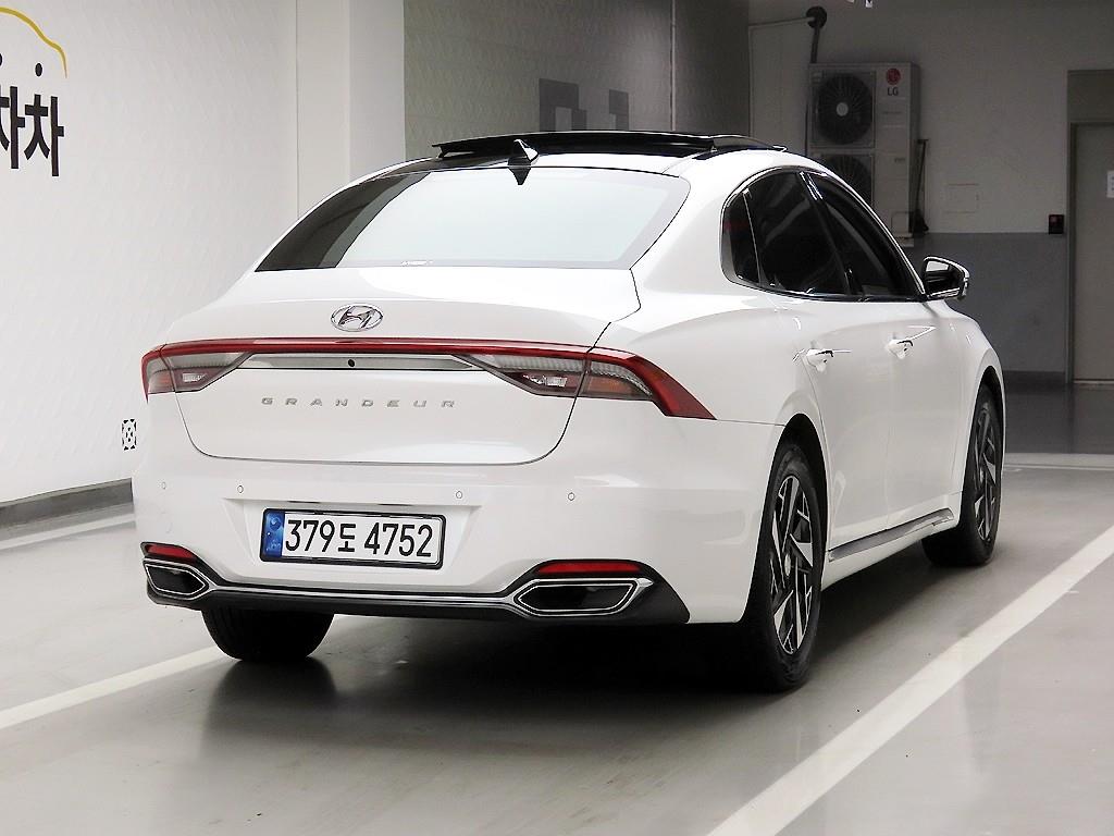 HYUNDAI Grandeur - Vista 4