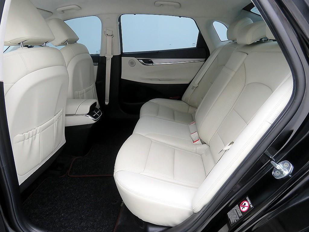 HYUNDAI Grandeur - Vista 7