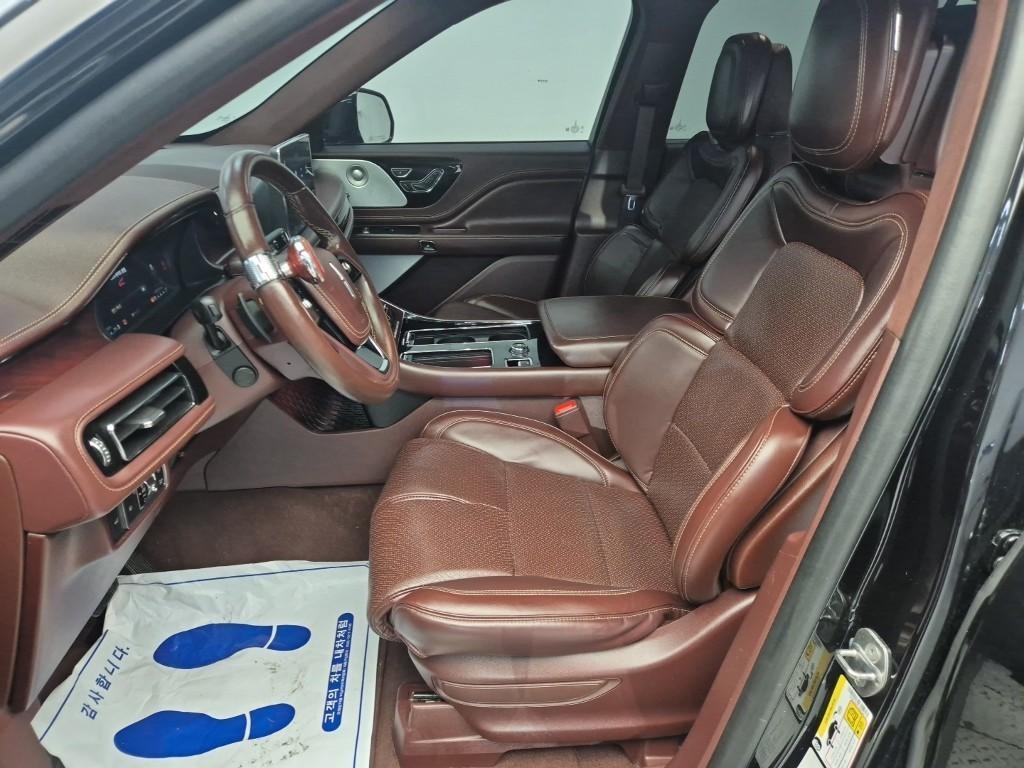 Lincoln Aviator - Vista 11