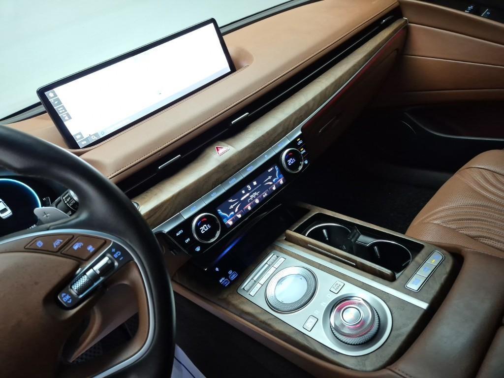 Genesis G80 - Vista 10