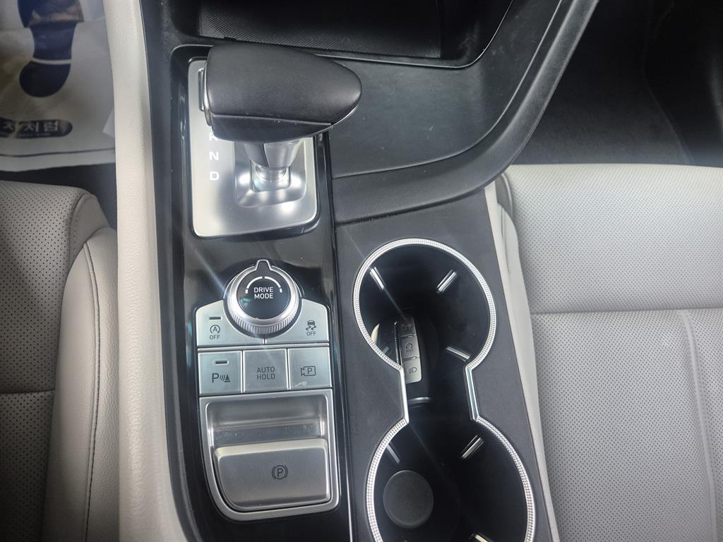 Genesis G70 - Vista 9