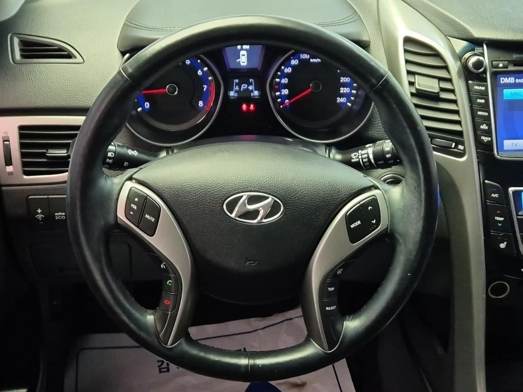 HYUNDAI i30 - Vista 9