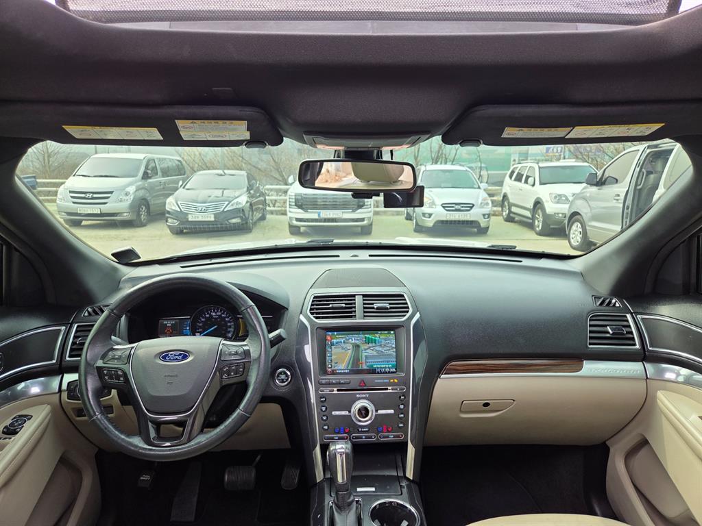 Ford Explorer - Vista 6