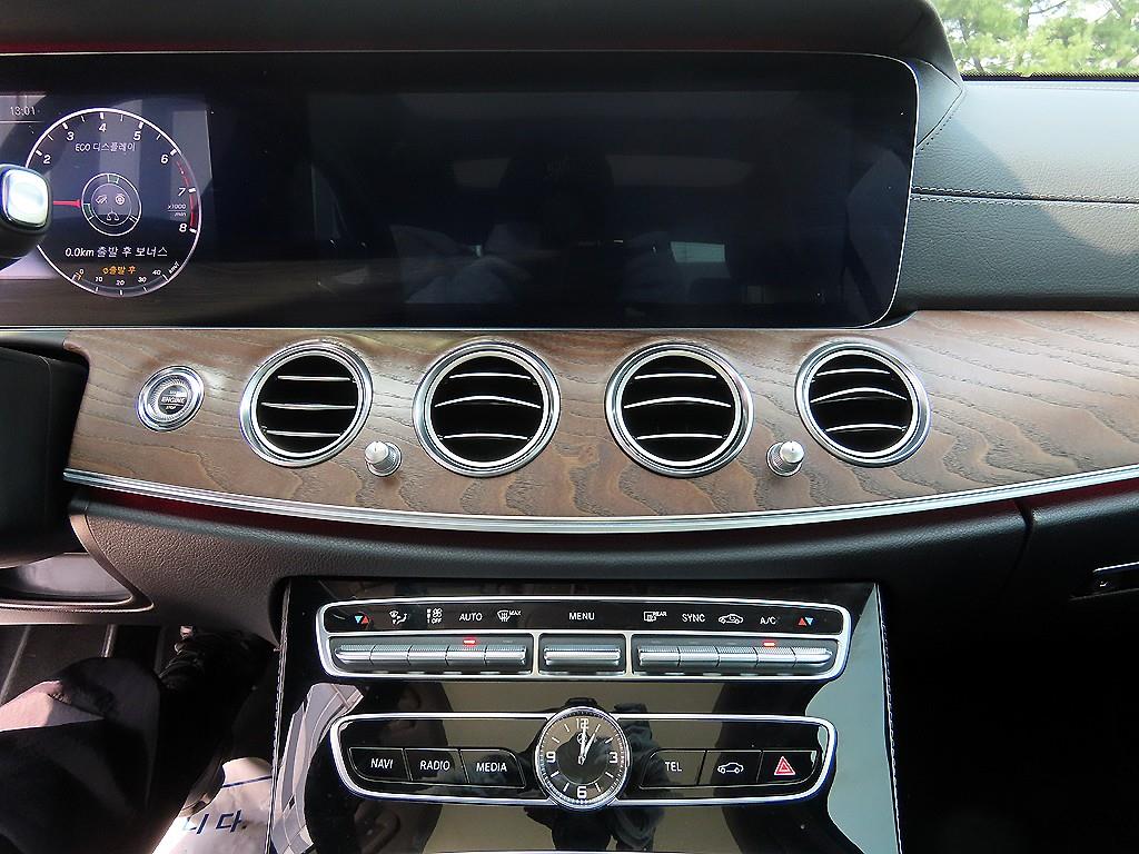 Mercedes Benz E class 2017 Negro - Importación desde Corea - HF Imports Iquique - Foto 13