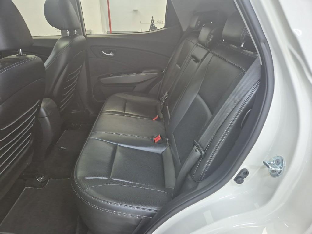 Ssangyong Tivoli - Vista 12