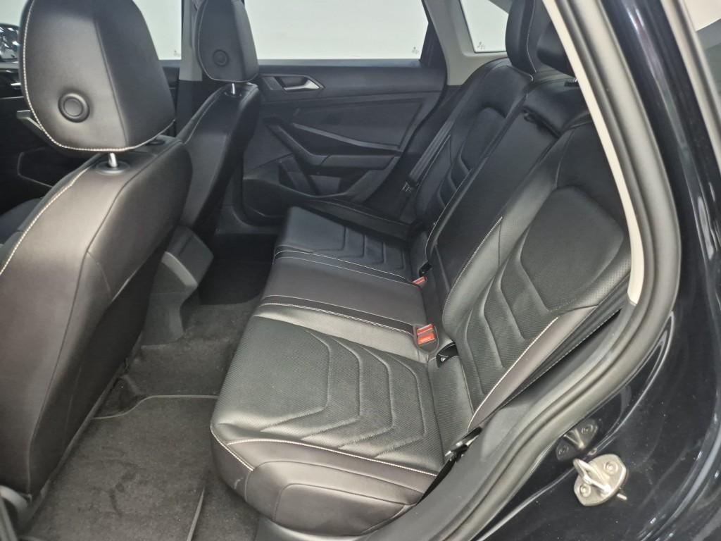 Volkswagen Jetta - Vista 12