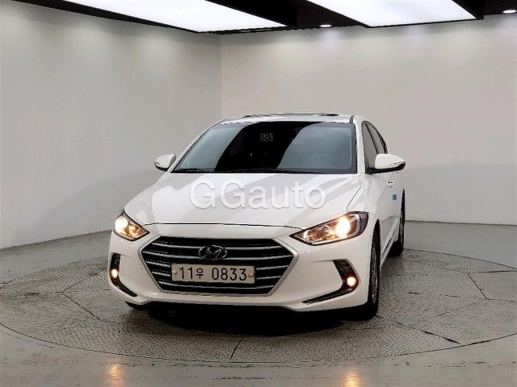 HYUNDAI Avante - Vista 2