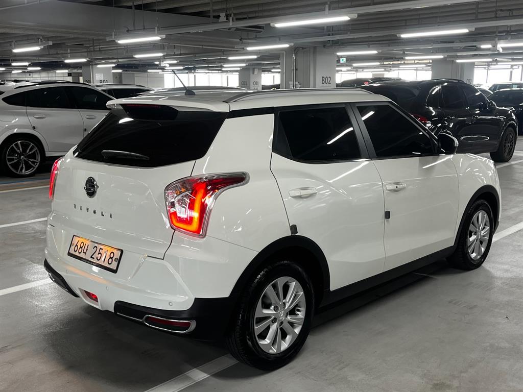 Ssangyong Tivoli - Vista 5