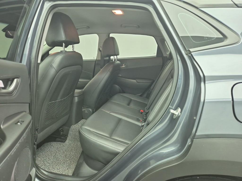 HYUNDAI Kona - Vista 12