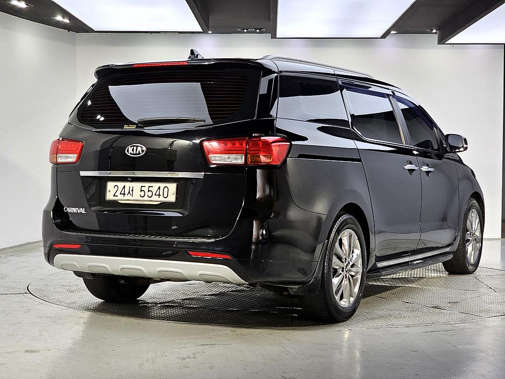 KIA Carnival - Vista 4