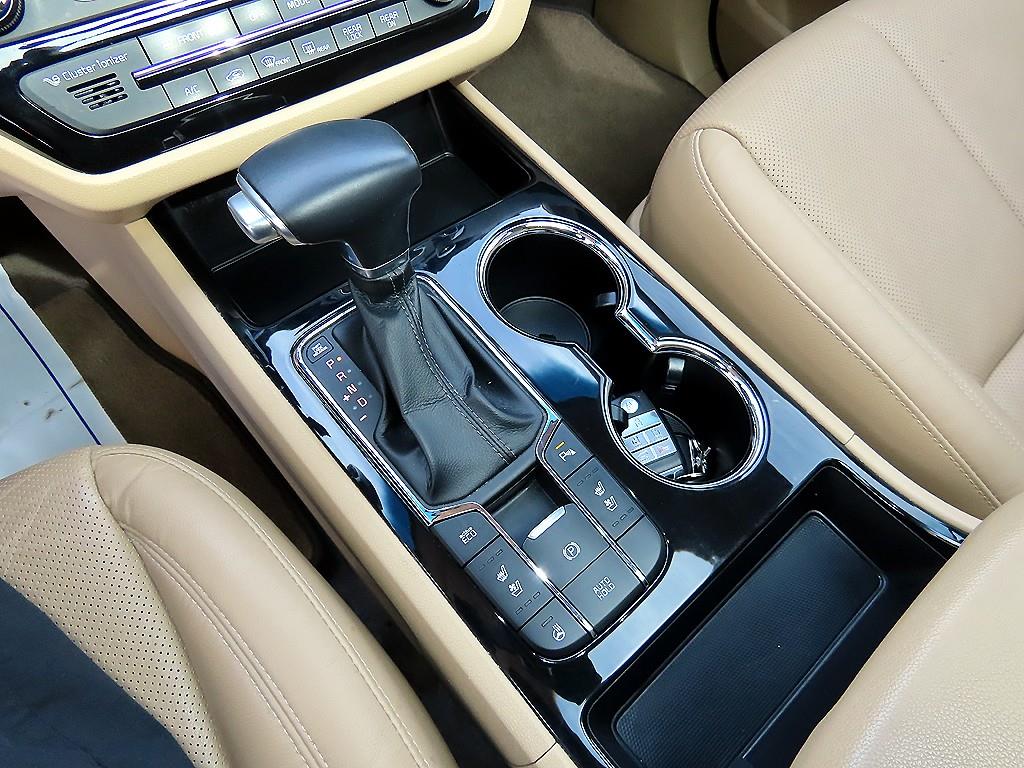 KIA Carnival - Vista 10